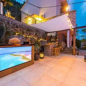 https://villa-calendula.hotelinzadar.com