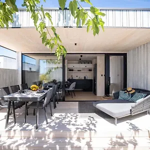 https://arcadia-eco-luxe-resort.hotelinzadar.com
